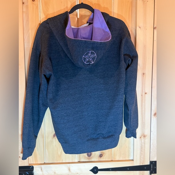 Salem MA Hockey Lace-Up Hoodie Sweatshirt Pentagram Collegiate Graphic Black S - Picture 13 of 13